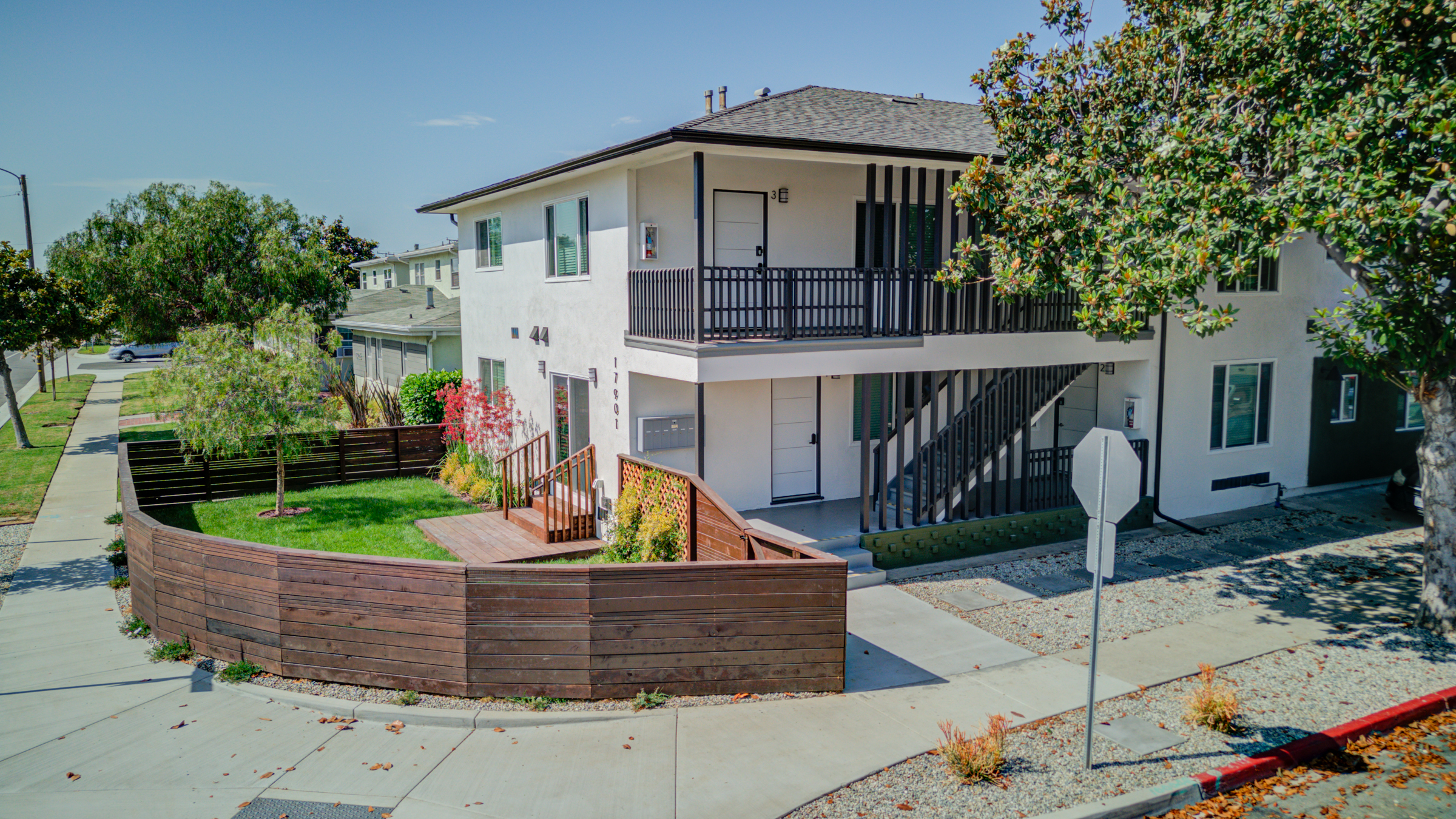 17901 Crenshaw Boulevard recently closed transaction