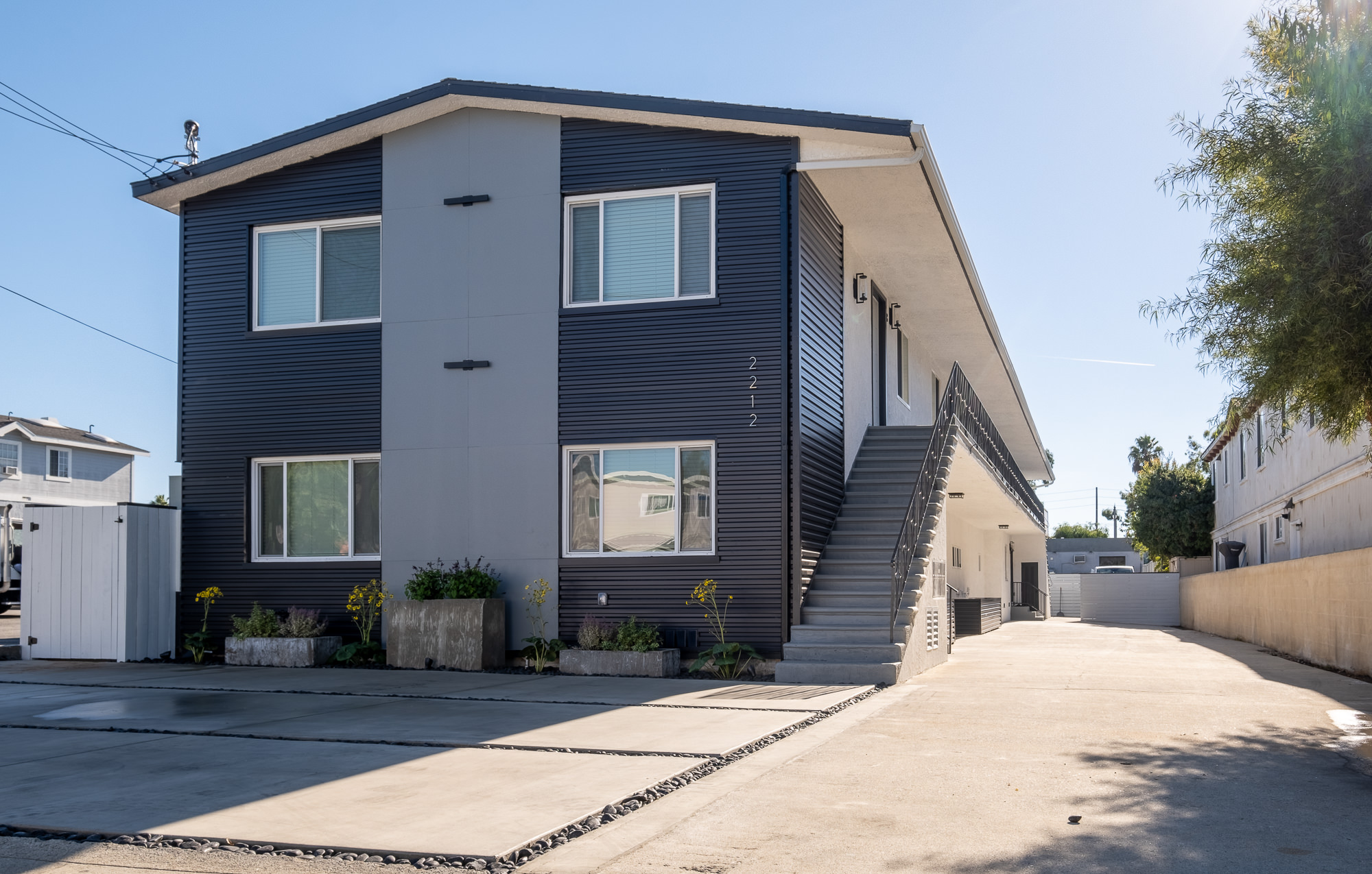 2212 Mathews Avenue recently closed transaction